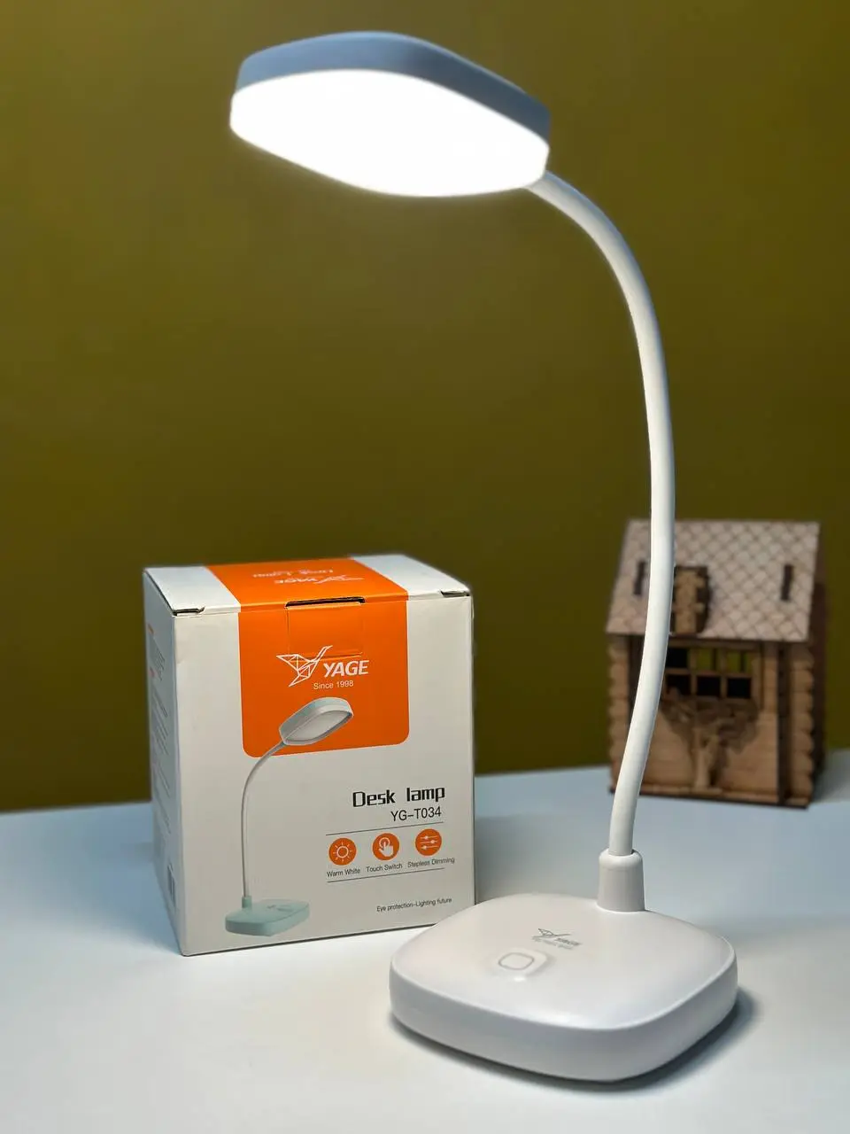 YAGE YG-T034 Recharging table Lamp
